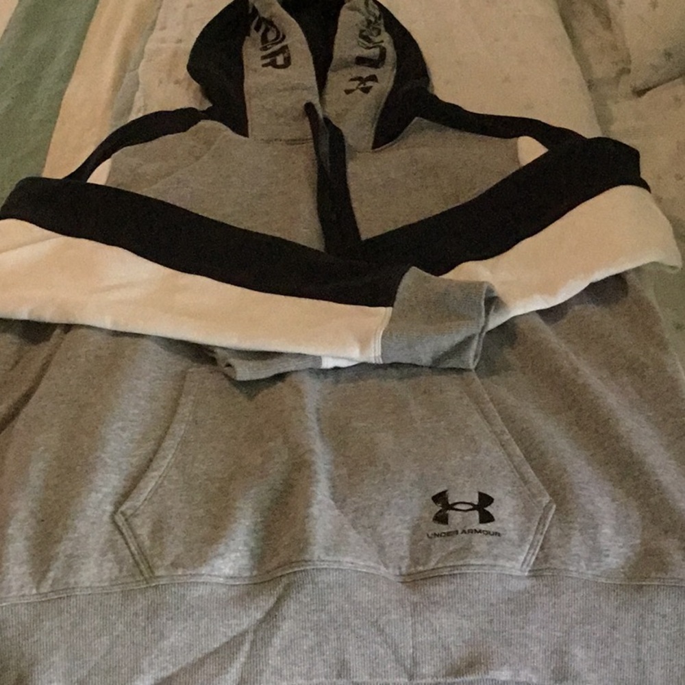 EUC under Armour sweatshirt